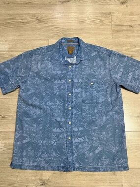 St. John's Bay Men's Short Sleeve Button-Up Blue Blue Pattern Size L Summer